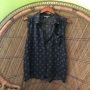 🌿2/20 flowy heart patterned button down tank